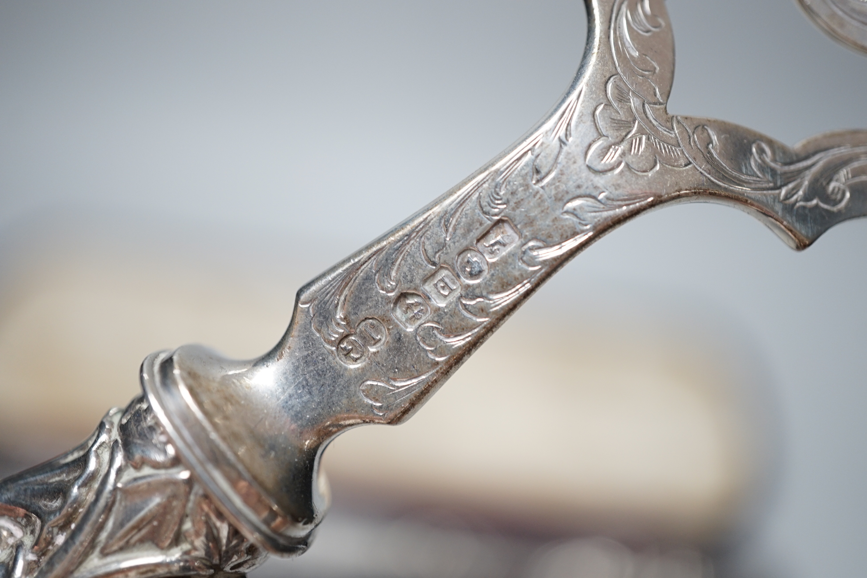 A cased pair of Victorian silver fish servers, John Gilbert, Birmingham, 1853, knife 32.5cm.